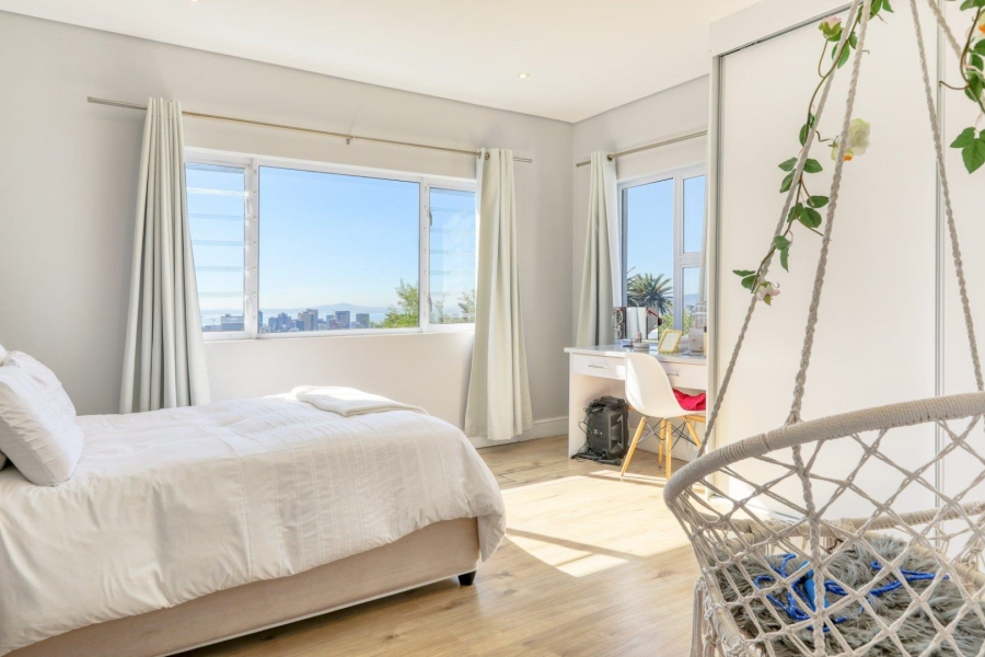 4 Bedroom Property for Sale in Oranjezicht Western Cape